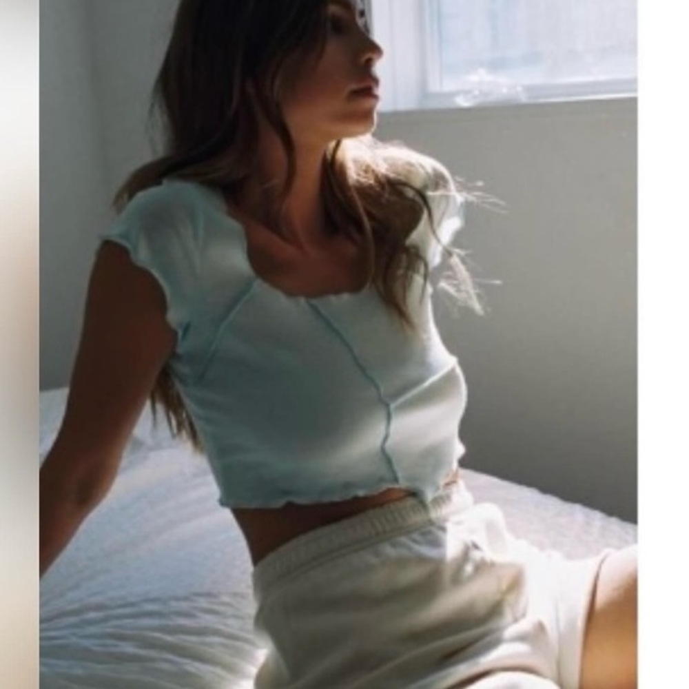 NWOT urban outfitters‎ cropped tee sz XS